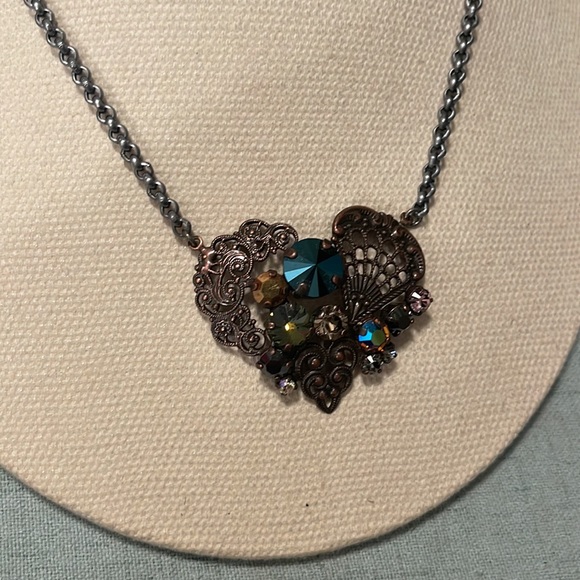 SABIKA - Vintage Remarkable Heart Necklace - Picture 2 of 4